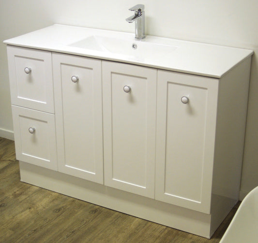 1200 HAMPTON Vanity, Kickboard, Ceramic Top